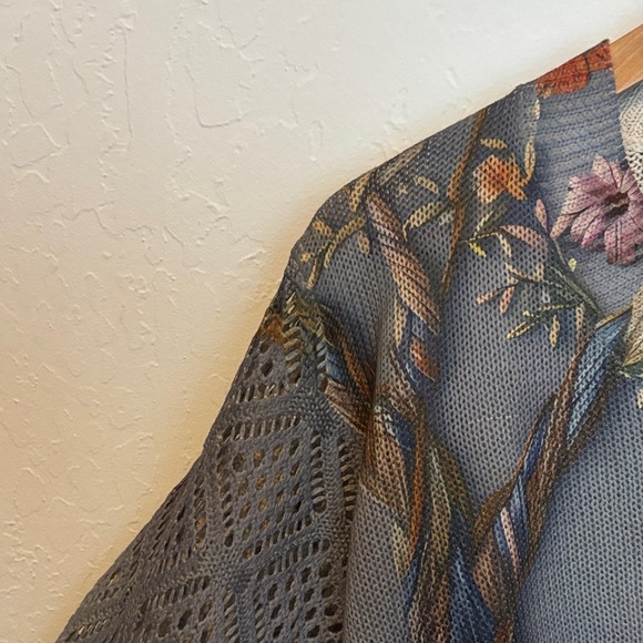 SHEIN Multicolor Fox Print V-Neck Sweater - Picture 3 of 4